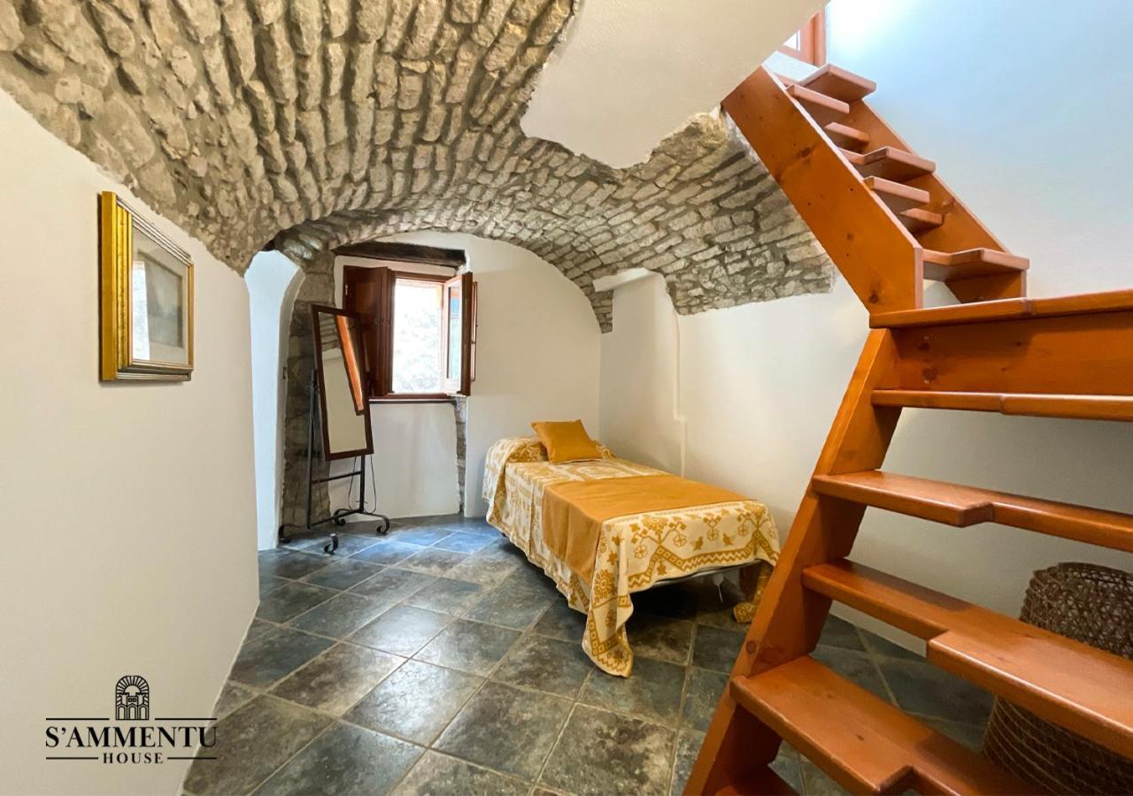 Отель S'Ammentu House Боса Экстерьер фото