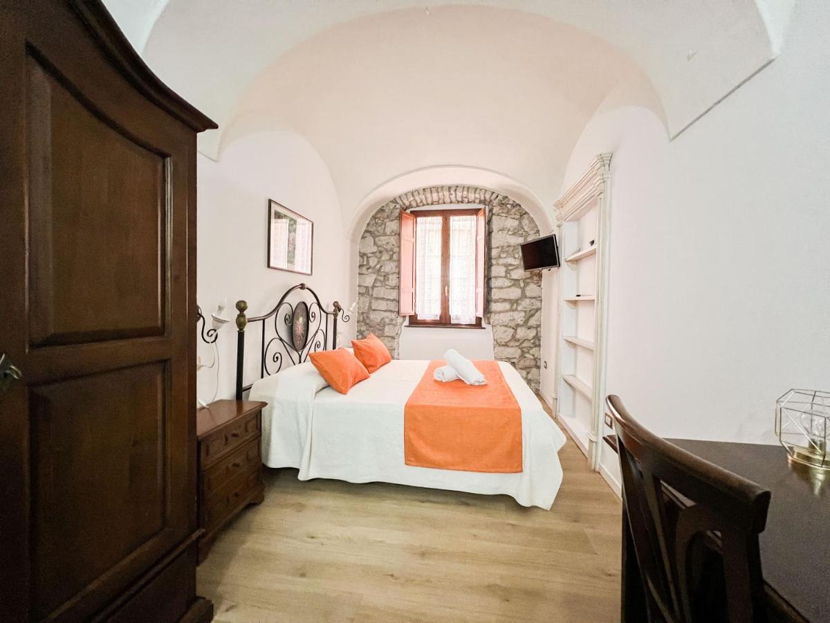 Отель S'Ammentu House Боса Экстерьер фото